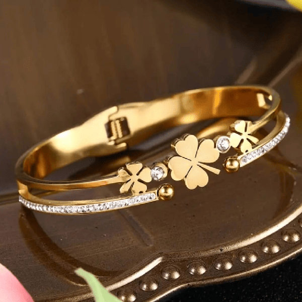 Pulsera de acero color dorado